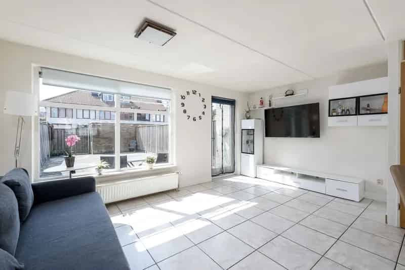 Te Koop: Ruime 5-kamer Tussenwoning Almere Danswijk