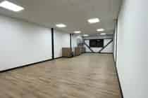 61m2 Bedrijfsruimte te Huur Almere