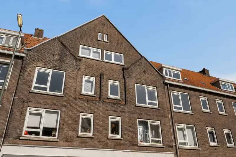 4 Kamer Dubbele Bovenwoning Schiedam West Te Moderniseren