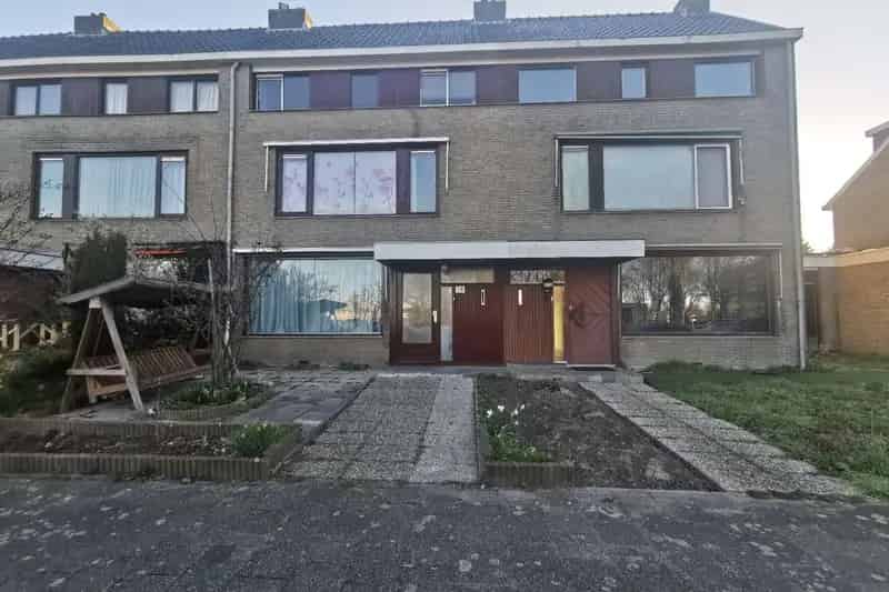 Huis te koop Rijswijk 4 slaapkamers 2 badkamers grote tuin