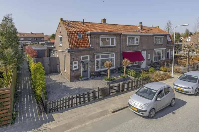 Karakteristieke woning Sommelsdijk 3 slaapkamers royale garage