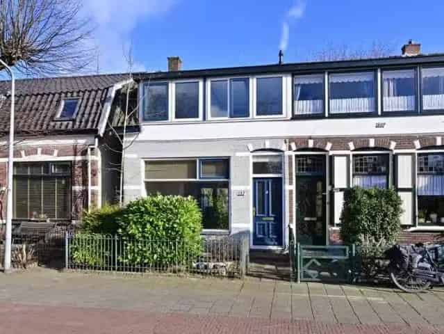 Middenwoning Hilversum te moderniseren 3 slaapkamers diepe tuin