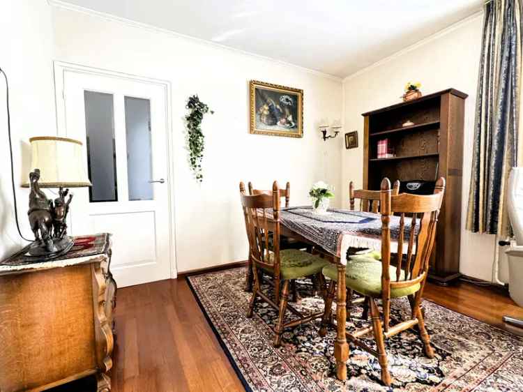Huis Te Koop , 7, Schoolstraat, Thorn, Limburg