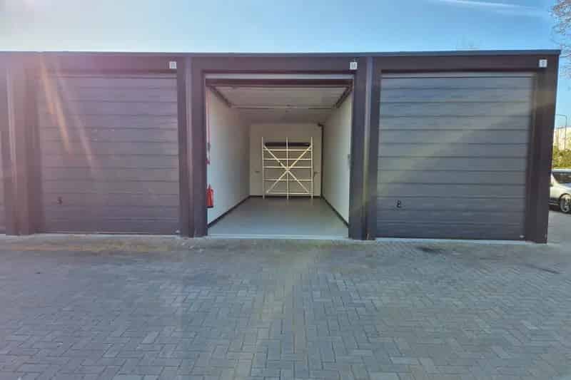 Garagebox te Huur Biddinghuizen Moderne Opslag Werkplek