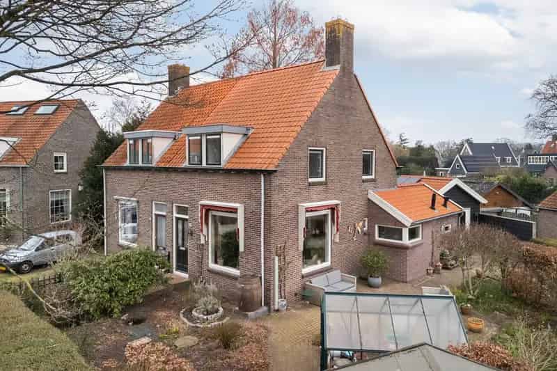 4 Slaapkamers 2-onder-1-kapwoning Maartensdijk Grote Tuin Garage
