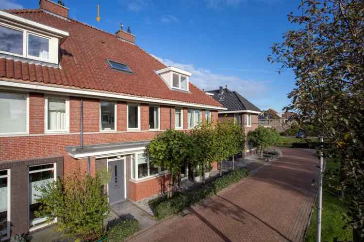 Huis Te Koop in 6, Godfried Bomanssingel, Berkel en Rodenrijs, Zuid-Holland