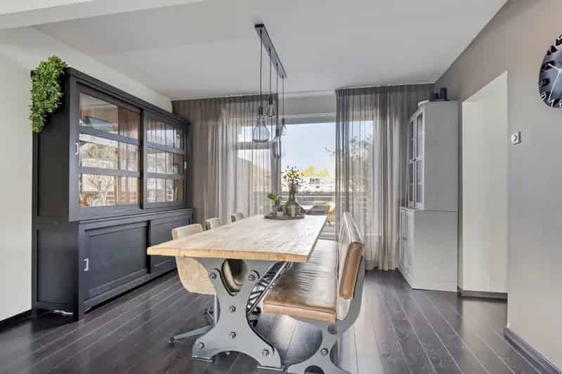 Appartement te koop Oosterhout: Instapklaar 3-kamer appartement met ruim dakterras