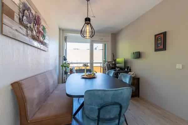 Ruim appartement 2 slaapkamers 2 balkons Dem