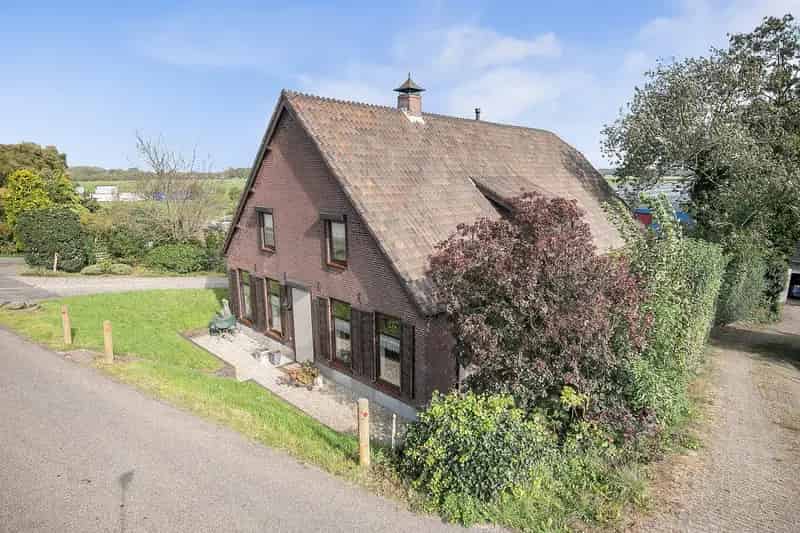 Bedrijfshal Aalst | Zoek bedrijfshallen te koop: Maasdijk 128 5308 JE Aalst 