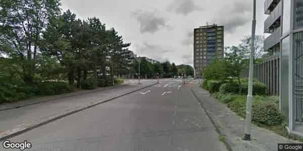 Modern Appartement Haarlem: Witte Keuken, Siemens Apparatuur, Vloerverwarming