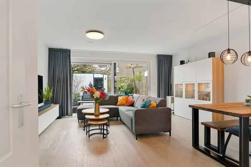 Huis te koop Zoetermeer 5-kamerwoning moderne badkamer tuin