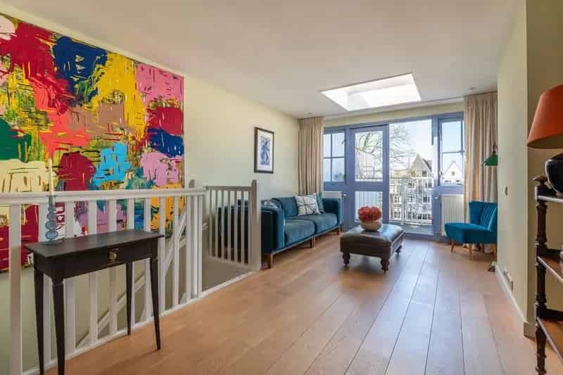 Amsterdam Centrum: Gerenoveerd 3-kamer appartement 78m²