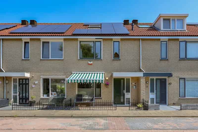 Huis te koop Almere Kruidenwijk: Instapklare 3 slaapkamer woning met energielabel A+