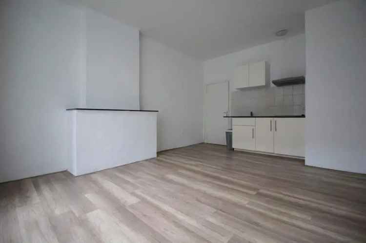 Semi-studio for rent located at Jekerstraat in