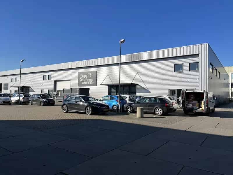 Bedrijfshal 2600m2 te huur s Hertogenbosch Rietvelden