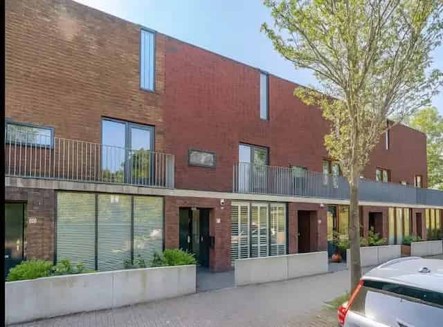 Herenhuis te Koop Hoofddorp 4 slaapkamers Dakterras