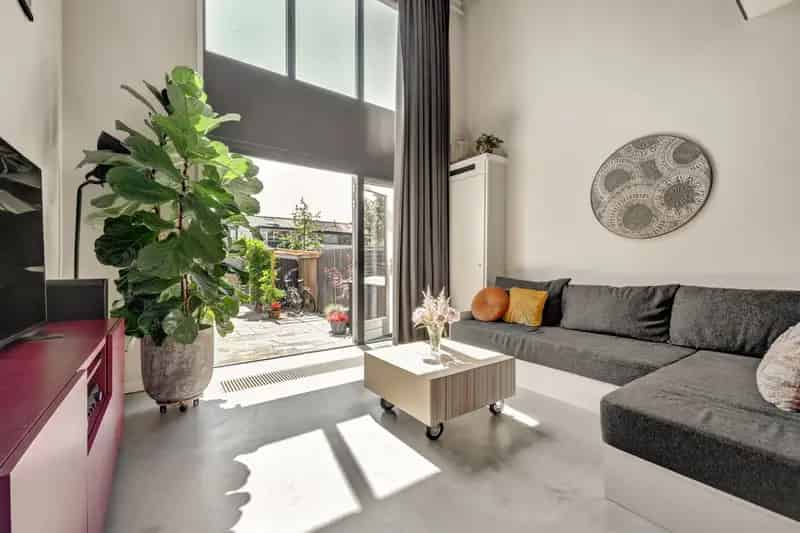 Huis te koop 's Gravenzande: Unieke woning in voormalige school