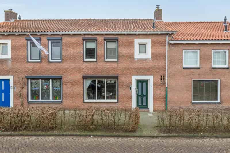 Ruime gezinswoning te koop Zevenbergen Centrum
