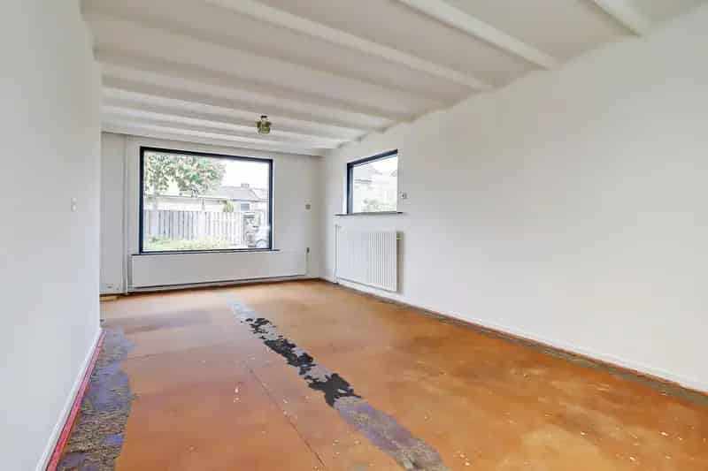 Ruime Tweekapper Aan De Maas Met Garage En Serre