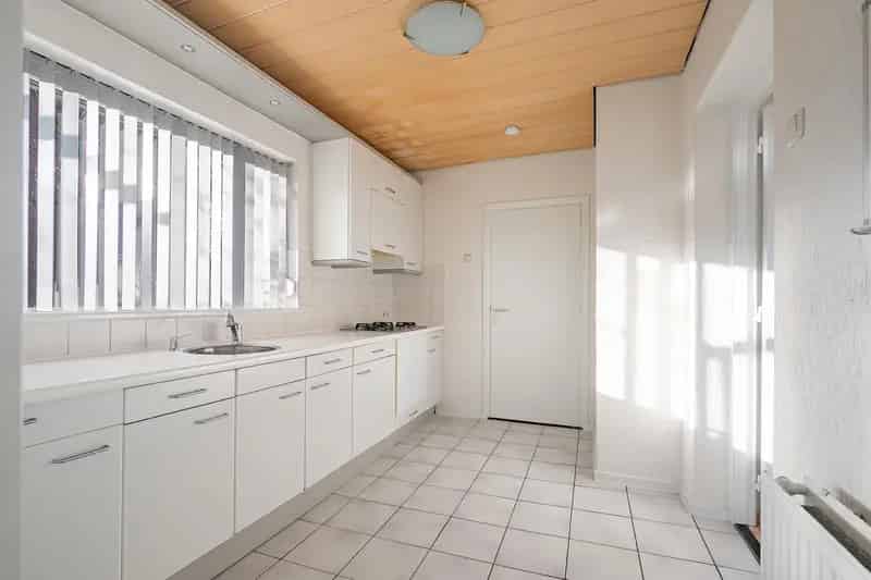 Te Koop: Ruime Twee Onder Een Kap Woning in Neerbeek