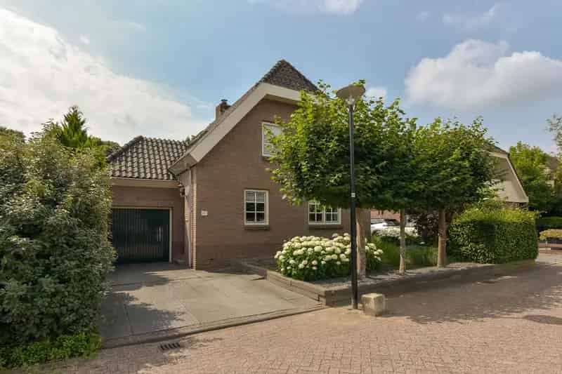 Huis te koop: Zorggras 11 3648 HT Wilnis | Funda