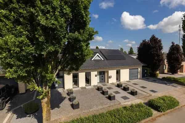 Huis Te Koop , 12, Doctor Schaepmanlaan, Beek, Limburg