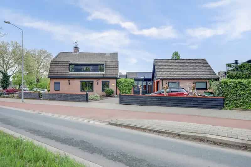 Tweekapper Ede 2 slaapkamers gerenoveerd 345m2 tuin