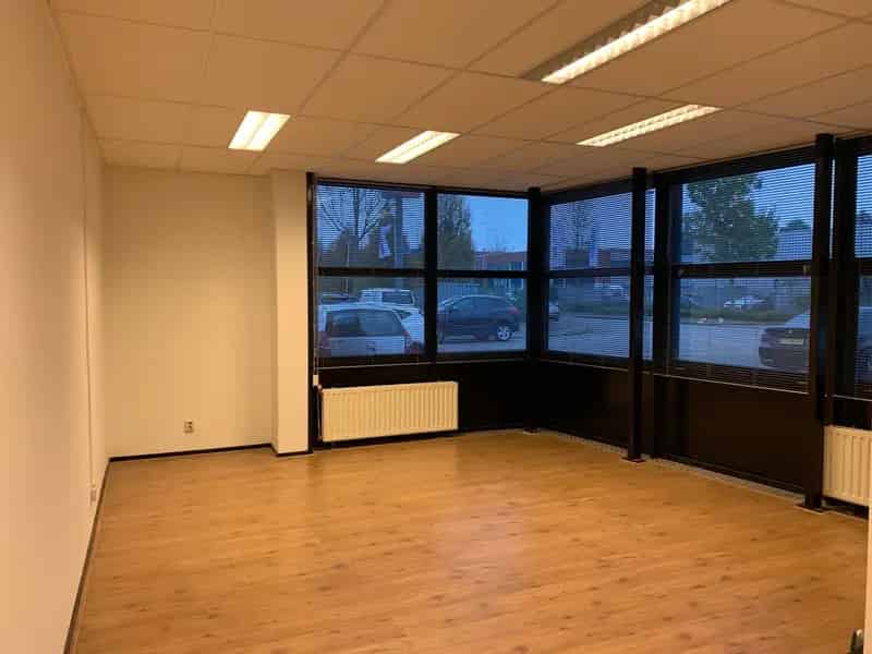 Kantoorruimte te Huur Ridderkerk 97m2 Bedrijventerrein Woude