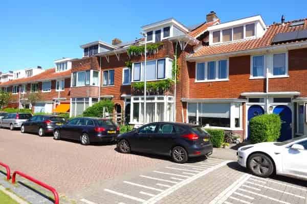Te huur: Ruime eengezinswoning 4 slaapkamers Oud Hoograven Noord