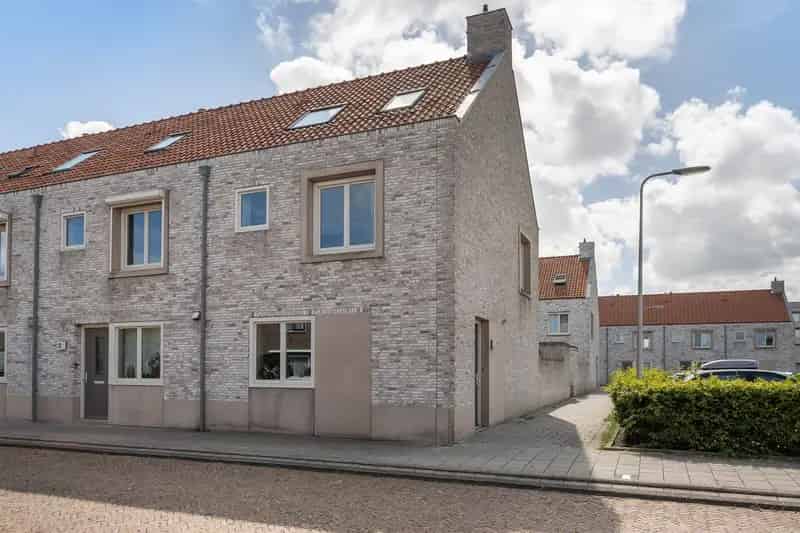 Huis te koop: van Gochstraat 10 2691 XB 's-Gravenzande | Funda
