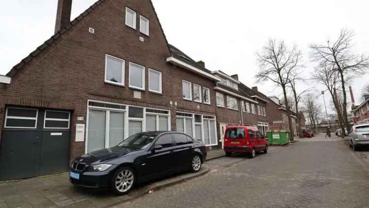 Gemeubileerde kamer met eigen badkamer en kitchenette