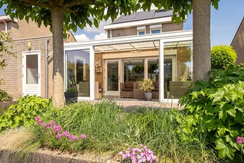 Vrijstaand huis Landgraaf 4 slaapkamers garage wintertuin
