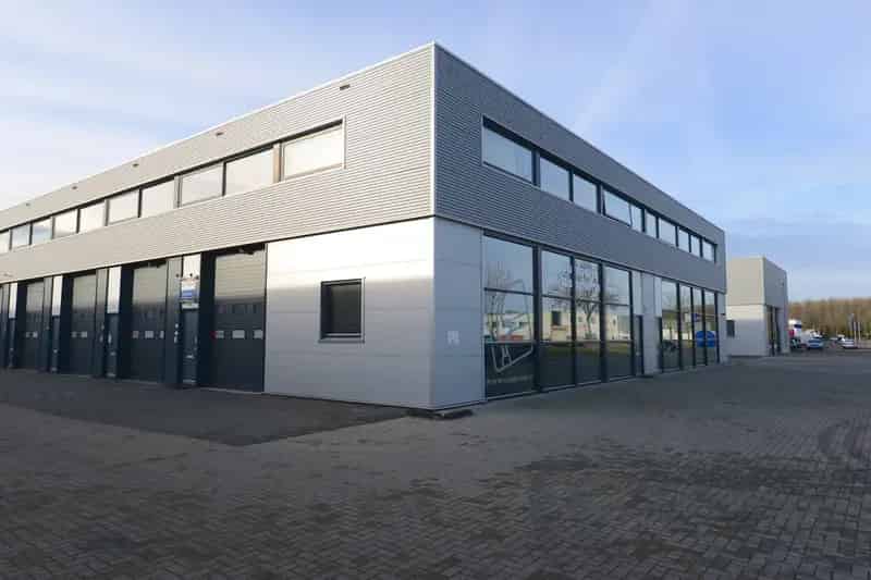 Bedrijfshal Nijmegen 360m² te huur Kantoor Showroom Werkplaats Opslag