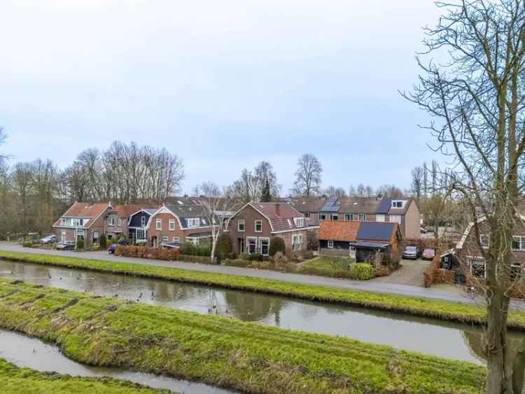 Huis Te Koop , 8, Langeweg, Schelluinen, Zuid-Holland