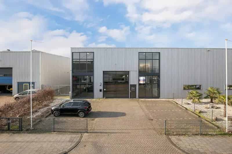 Bedrijfshal te huur Maassluis 514m² + Entresol 475m²