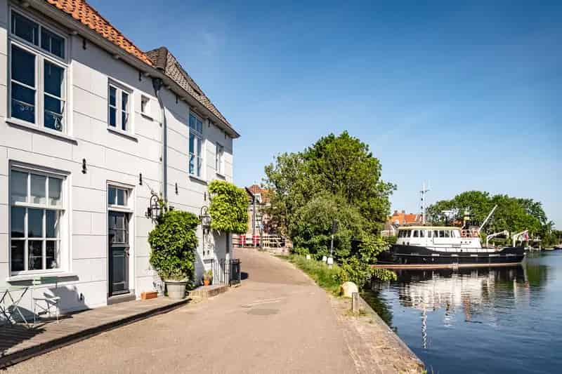 Huis te koop Spaarndam: Uniek monument aan het water
