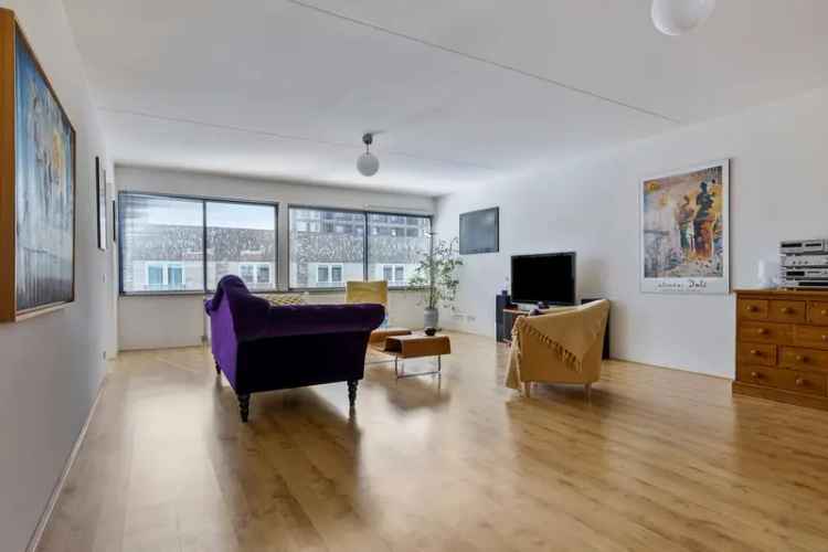 Ruim Appartement 110m2 Amsterdam Nieuw West 2 slaapkamers Parkeerplaats