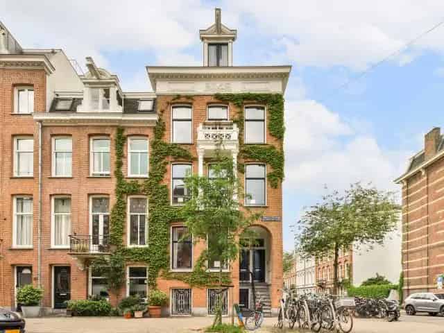 Dubbel Benedenhuis Helmersbuurt Nabij Vondelpark