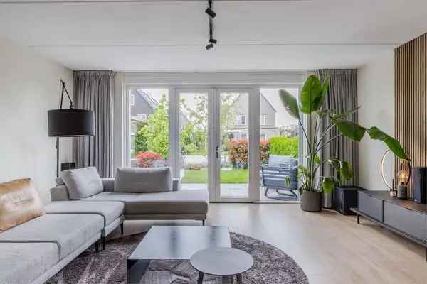 Moderne 5 Slaapkamer Twee Onder Een Kapwoning Veenendaal