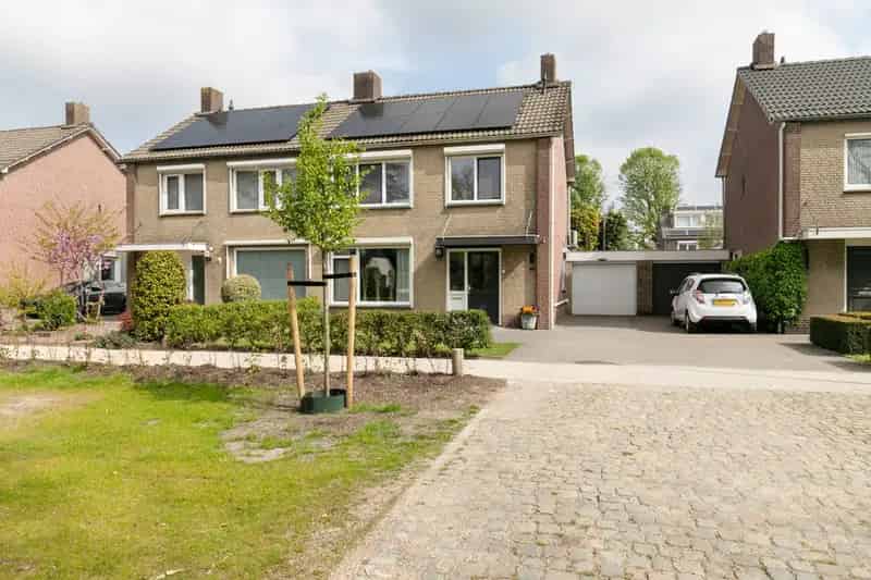 Tweekapper te koop Udenhout 4 slaapkamers  Garage Tuin