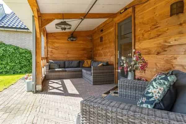 Vrijstaand huis met grote garage en extra woon werkruimte