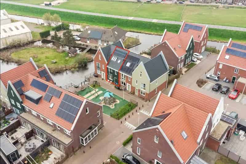 Huis te koop: Cornelis G. Dekkerstraat 17 1551 GR Westzaan 
