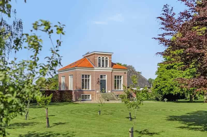 Herenboerderij te koop: Ruime woning met tuin, bos en minicamping