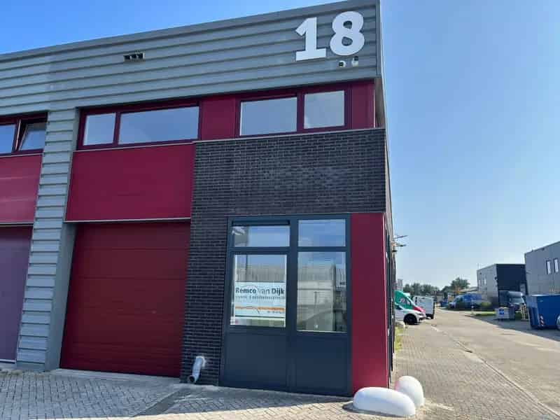 Bedrijfshal te Huur Wateringen 82m2