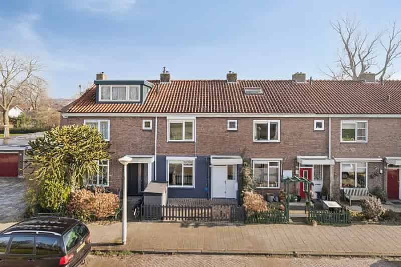 Huis te koop Amsterdam: 5 Kamer Ruime Woning Kindvriendelijke Buurt