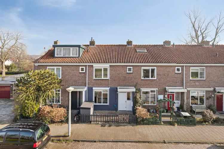 Huis te koop Amsterdam: 5 Kamer Ruime Woning Kindvriendelijke Buurt