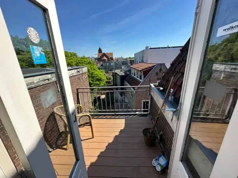 Ruime kamer met balkon te huur in Delft - Studentenhuis