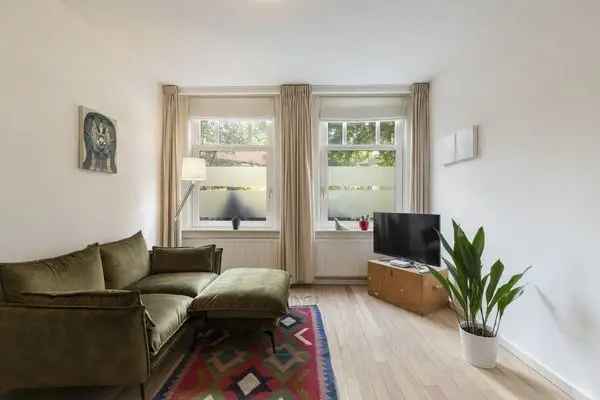 Gemeubileerde 3 Kamer Benedenwoning Bos en Lommer