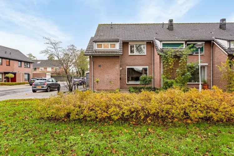 Ruime Hoekwoning Zeldenrust Terneuzen 4 slaapkamers Garage Zonnepanelen