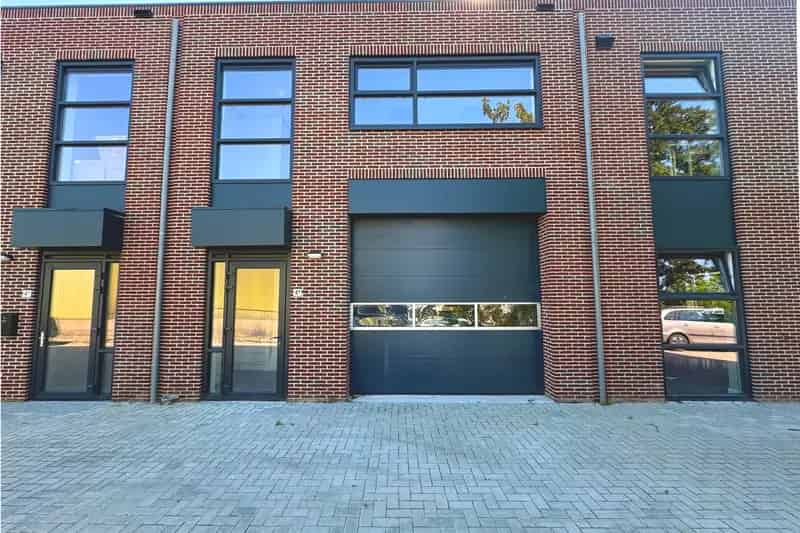 Bedrijfshal te Huur Bovenkarspel 140m²